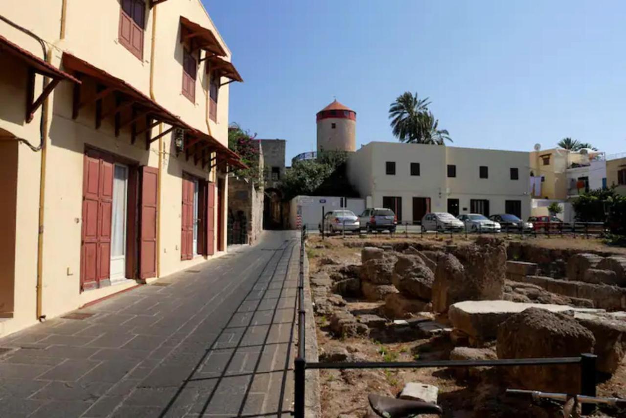 A Medieval Windmill Tower With Magnificent View Rhodes City ภายนอก รูปภาพ